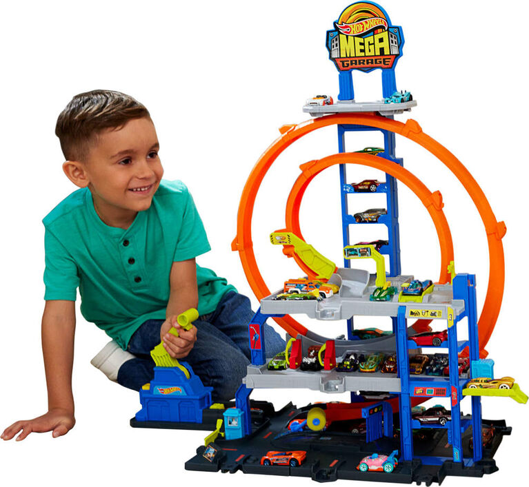 Hot Wheels Mega Loop Garage Playset with 1 Die-Cast Toy Car & 1 Toy Helicopter in 1:64 Scale