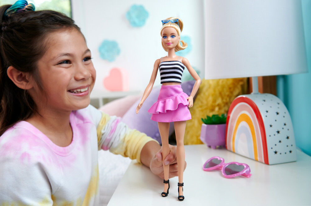 Barbie endless moves doll with blue top deals