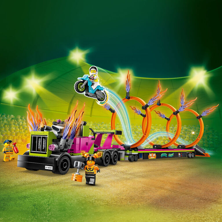 LEGO City La camionnette de cascade et le défi des cercles de feu 60357 Ensemble de jeu de construction (479 pièces)