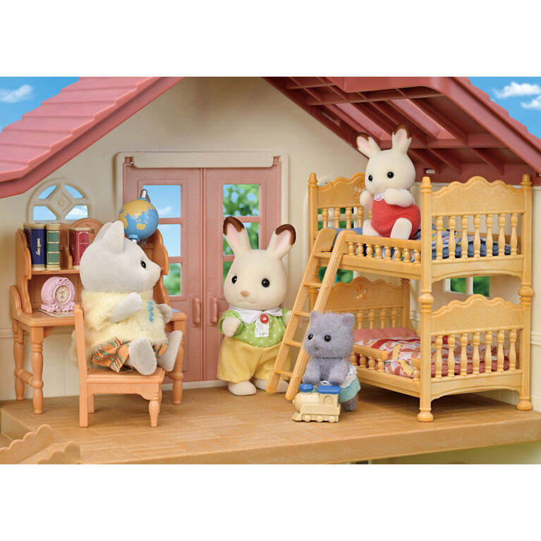 Calico Critters Hilltop Terrace Gift Set