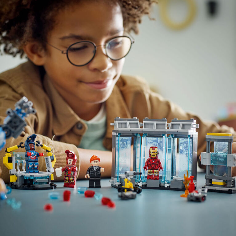 LEGO Marvel Le laboratoire d'Iron Man : la salle des armures, Ensemble de construction de superhéros avec figurines 76315