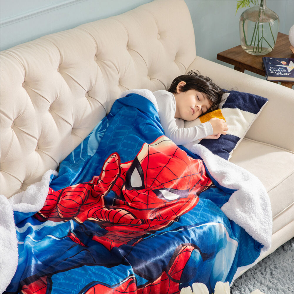 Marvel Spiderman Sherpa Throw Blanket 50 x 60 inches