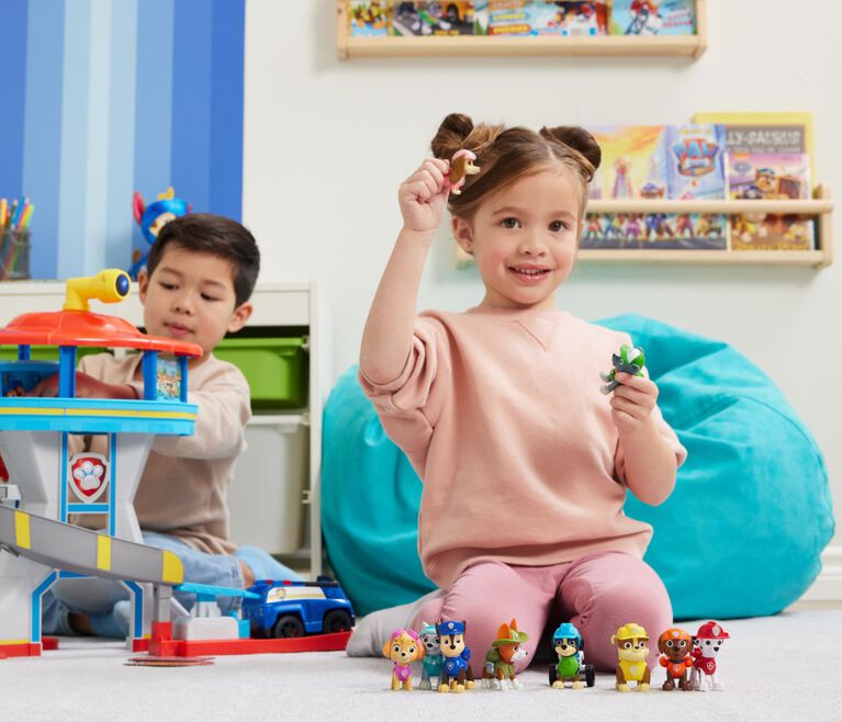 PAW Patrol, 10th Anniversary, All Paws On Deck Toy Figures Gift Pack with 10 Collectible Action Figures