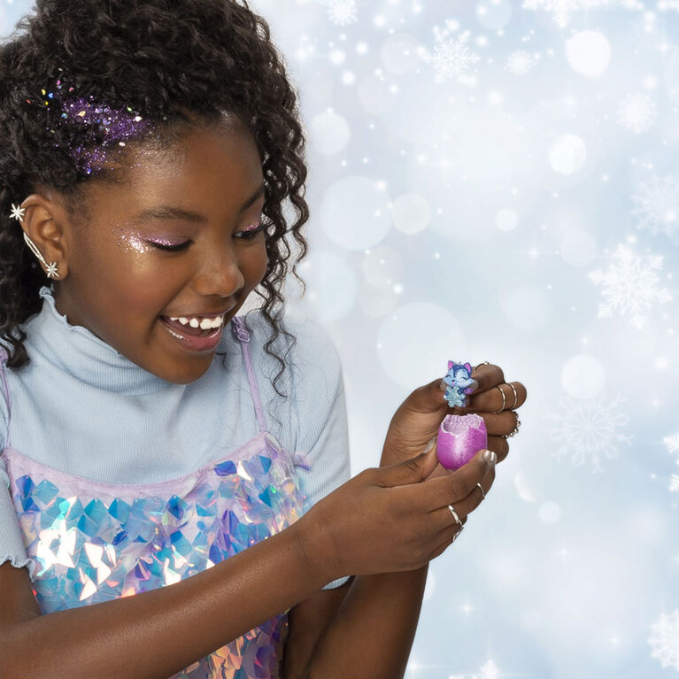 Hatchimals CollEGGtibles, Royal Multipack with 4 Hatchimals and Accessories, (Styles May Vary)