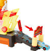 Disney and Pixar Cars Color Changers Race Ready Car Wash Playset & Color Changing Lightning McQueen