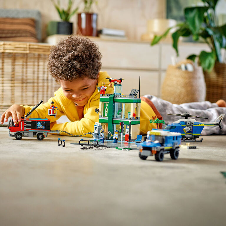 LEGO City Police Chase at the Bank 60317 Building Kit (915 Pieces)