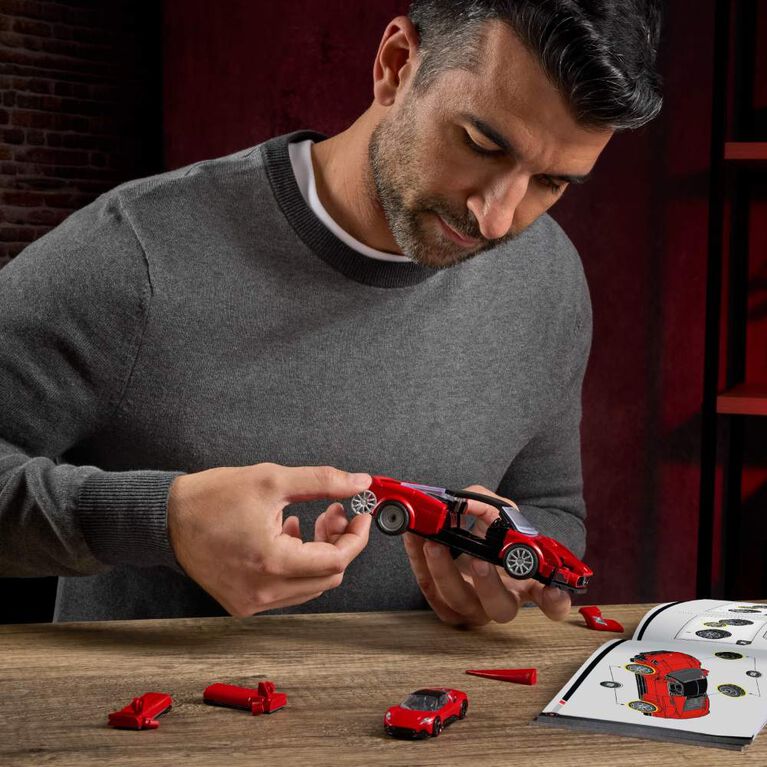 Mattel - Brick Shop - HW - Maserati MC20, 250 pièces, de collection