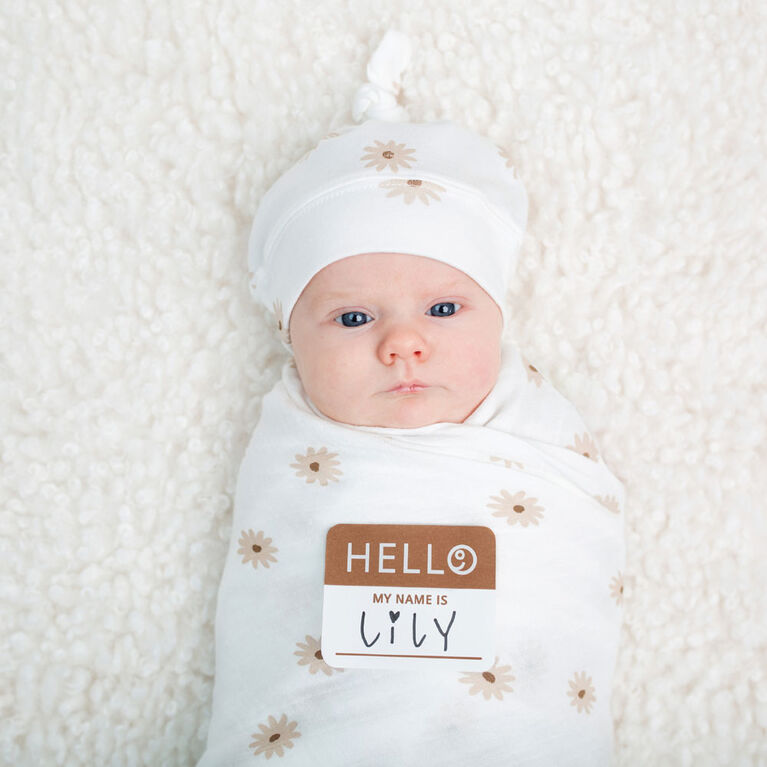 Lulujo - Hello World Blanket + Knotted Hat - Daisies