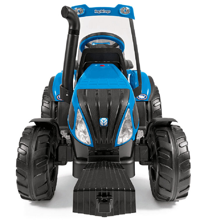 Peg-Perego New Holland T8 Tractor with Trailer.