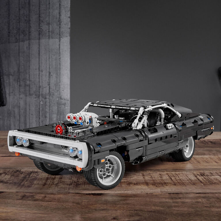 LEGO Technic Dom's Dodge Charger 42111 (1077 pieces)