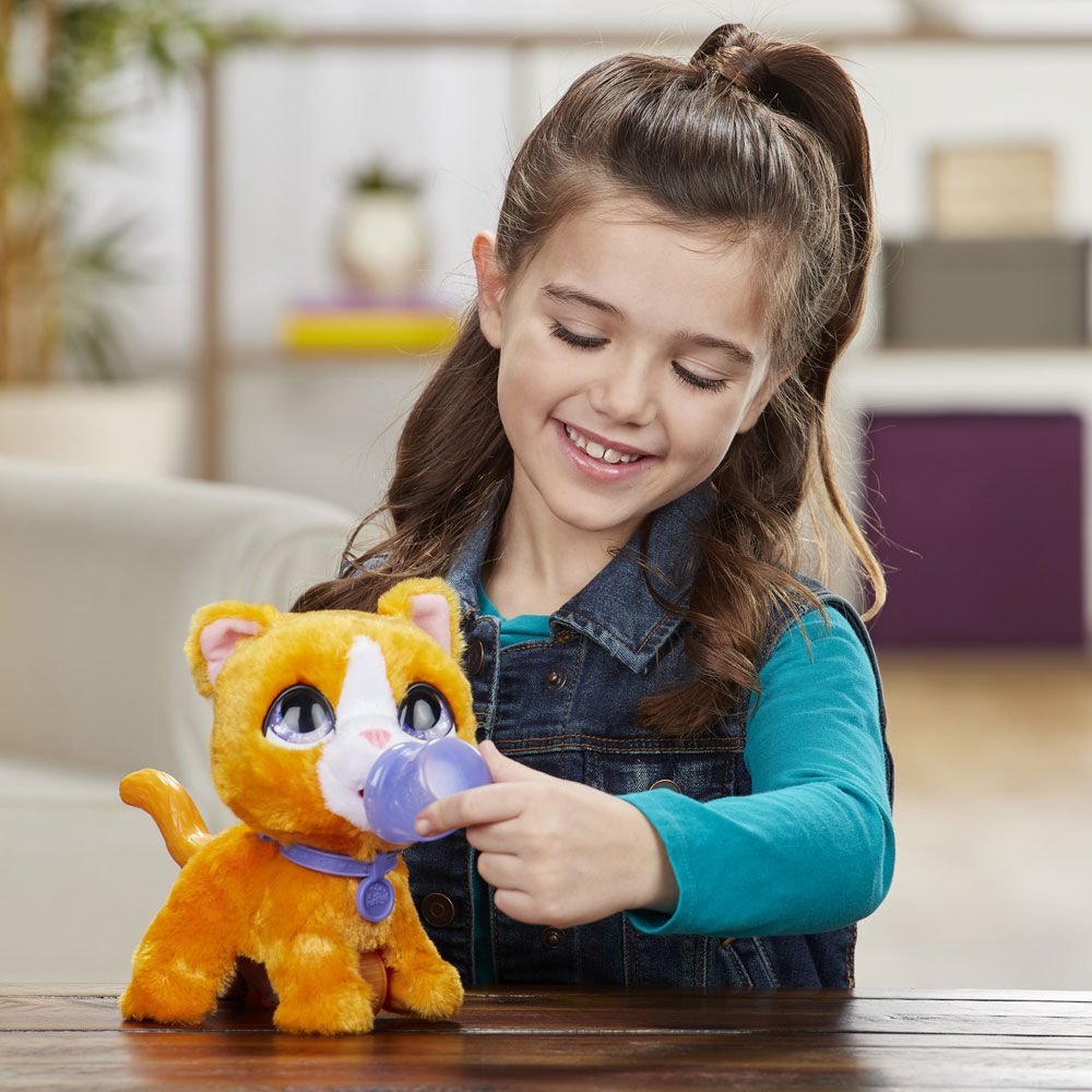 furReal Peealots Big Wags Interactive Pet Toy, Connectible Leash