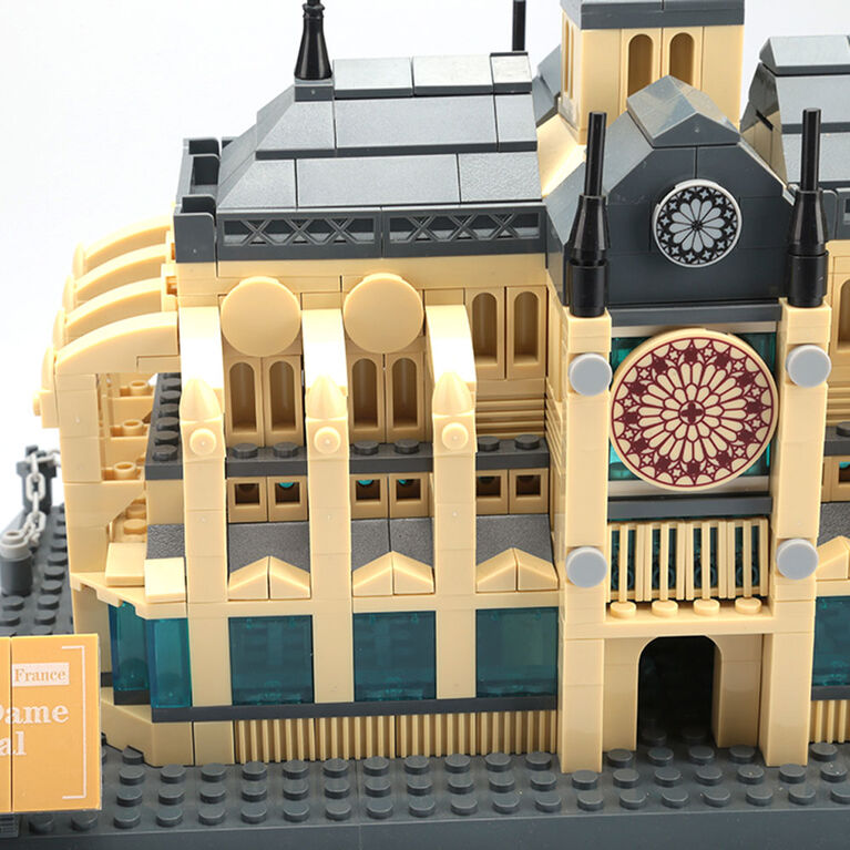 Dragon Blok - Cathedrale Notre-Dame