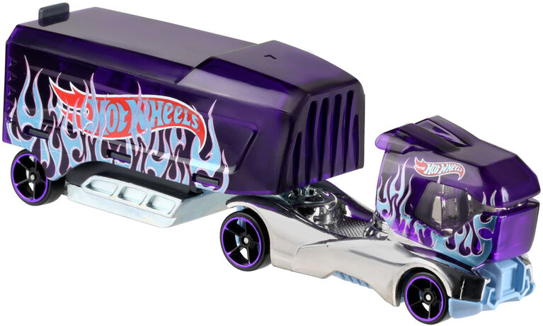 Hot Wheels Track Fleet, 1:64 Scale Die-Cast Toy Vehicle, Works on Track (Styles May Vary)