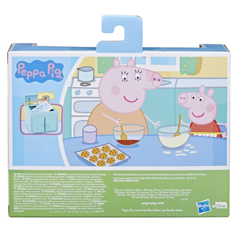 Peppa Pig Peppa's Club Peppa Loves Baking Little Spaces Themed Preschool Toy