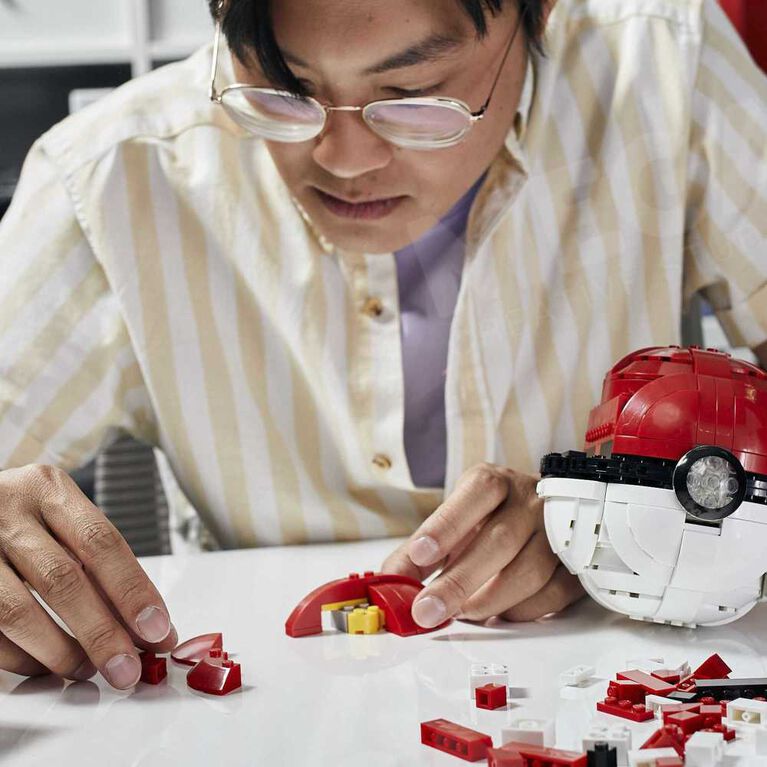 Mega Pokémon Jumbo Poké Ball Construction Set - 303pcs