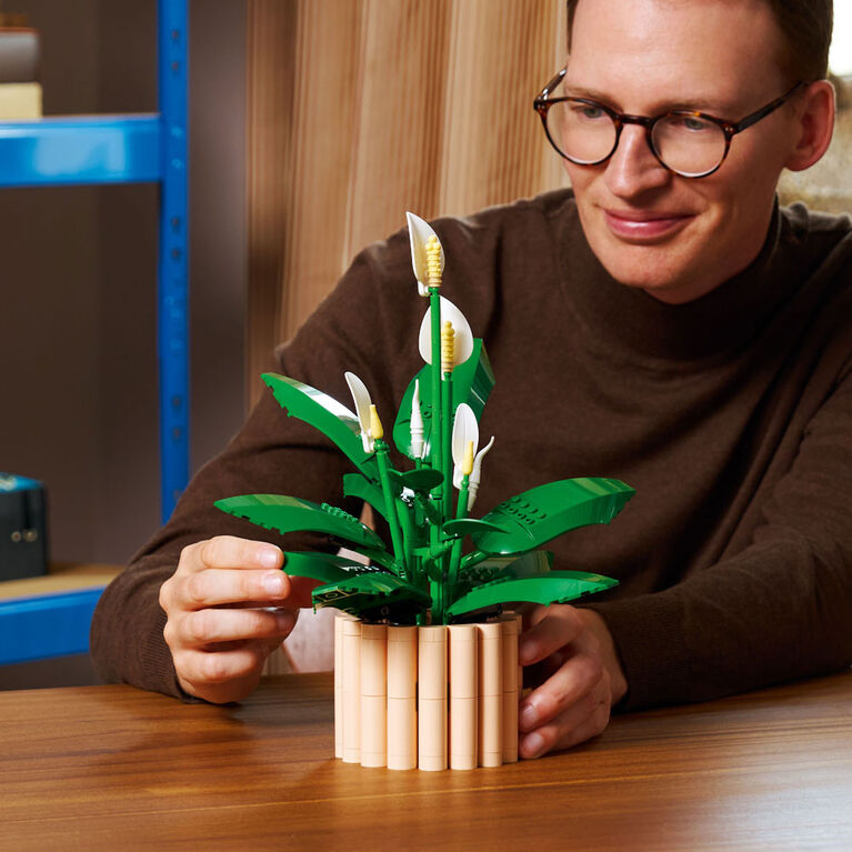 LEGO Botanicals Peace Lily Flower Building Set for Adults, Ages 18+ - Office & Room Decor - 11504