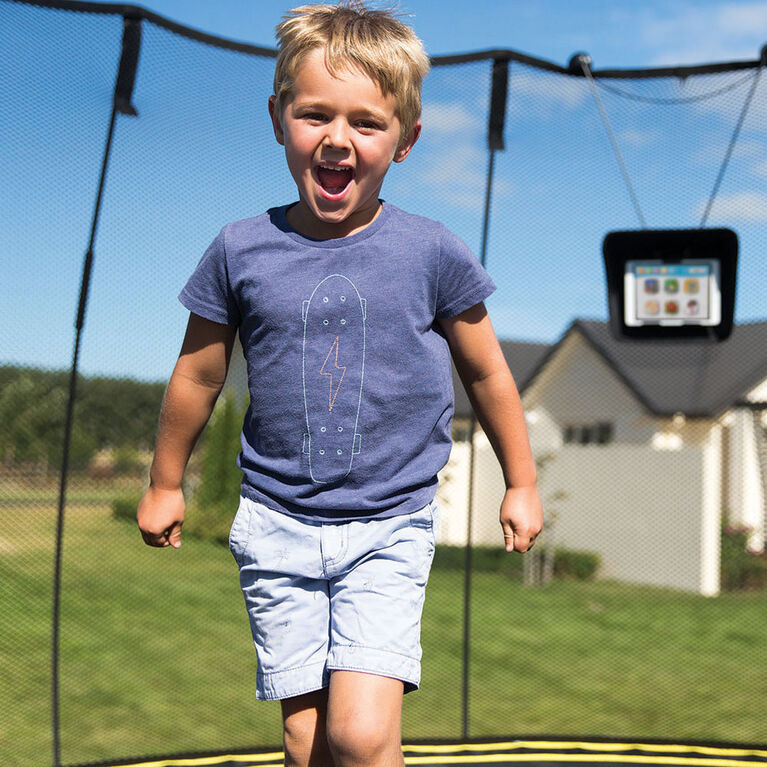 Springfree 10 ft Medium Round Trampoline with Safety Enclosure