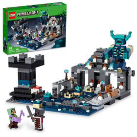 LEGO Minecraft The Deep Dark Battle 21246 Building Toy Set (584 Pieces)