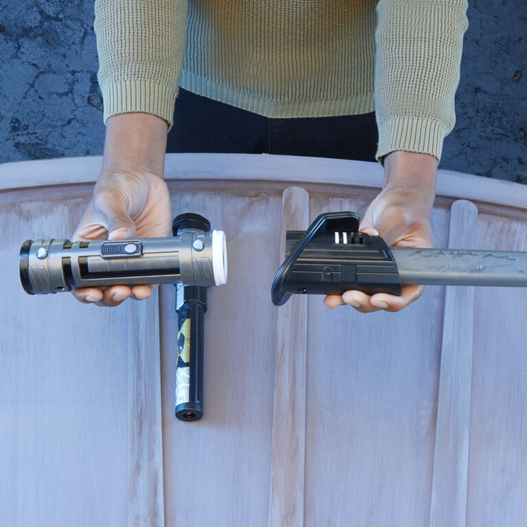 Star Wars Lightsaber Forge, Darksaber à lame noire extensible, jouet de déguisement personnalisable