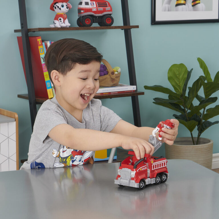 PAW Patrol, Marshall's Deluxe Movie Transforming Fire Truck Toy Car with Collectible Action Figure