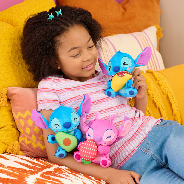 Petite Peluche Disney Stitch d'Ange avec Fraise