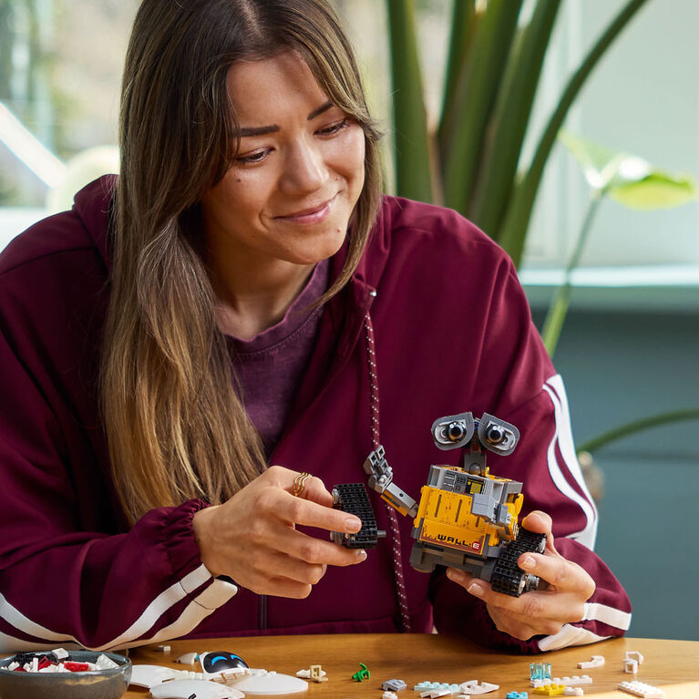 LEGO Disney & Pixar WALL-E & EVE Building Set for Adults, Ages 18+ - Disney Room Décor - 43279