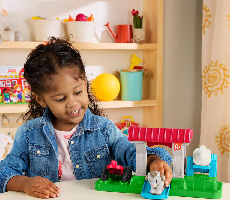 Fisher-Price Little People Feed & Play Goat Yard Playset for Toddlers with 3 Pieces