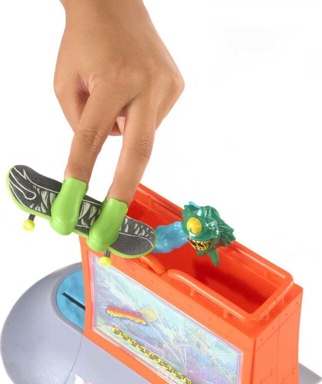 Hot Wheels Skate Aquarium Skatepark, Playset