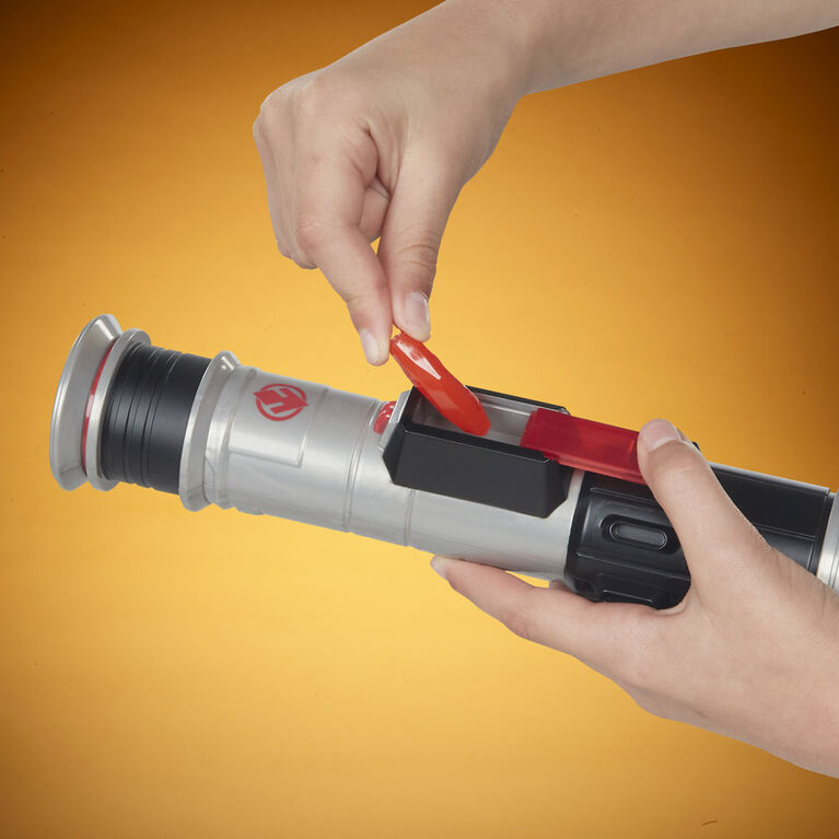 Star Wars Galaxy S Edge Lightsaber Workshop Sith Warrior Lightsaber Roleplay R Exclusive Toys R Us Canada