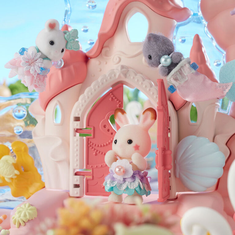 Calico Critters Baby Mermaid Castle, Dollhouse Playset with 3 Collectible Doll Figures