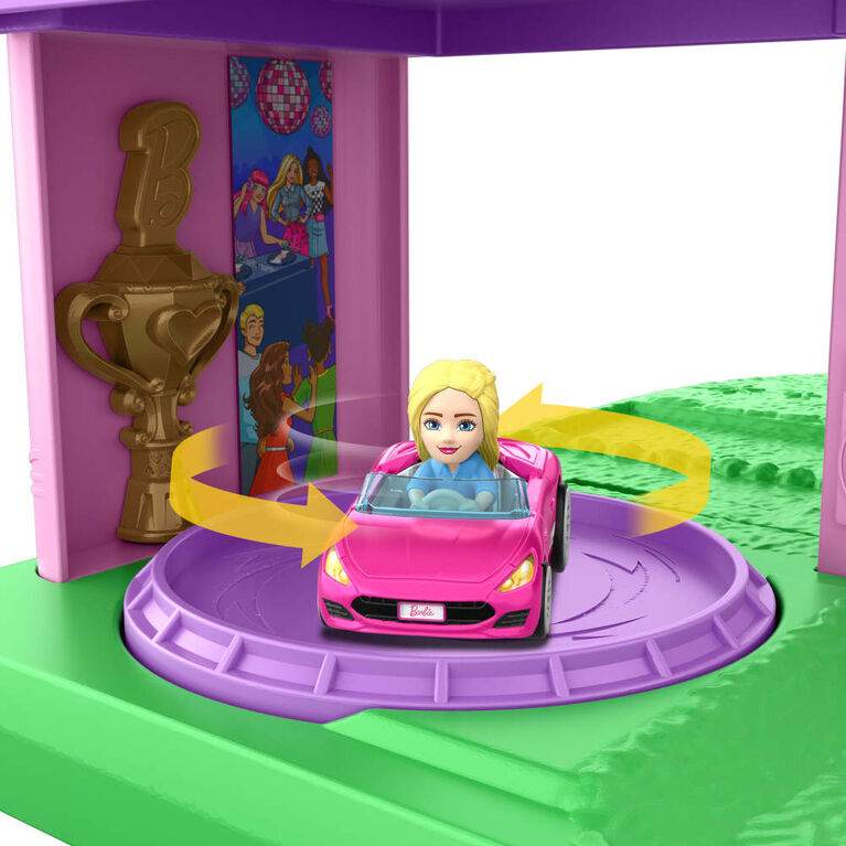 Hot Wheels RacerVerse Barbie Spiral Race Track Set with Barbie "Malibu" & Barbie "Brooklyn" Toy Cars
