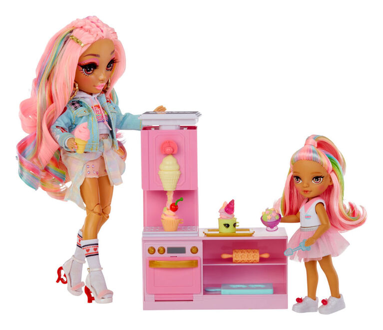 Jeu de pâtisserie Rainbow High Littles + petite poupée (rose de 5,5 po (14 cm))