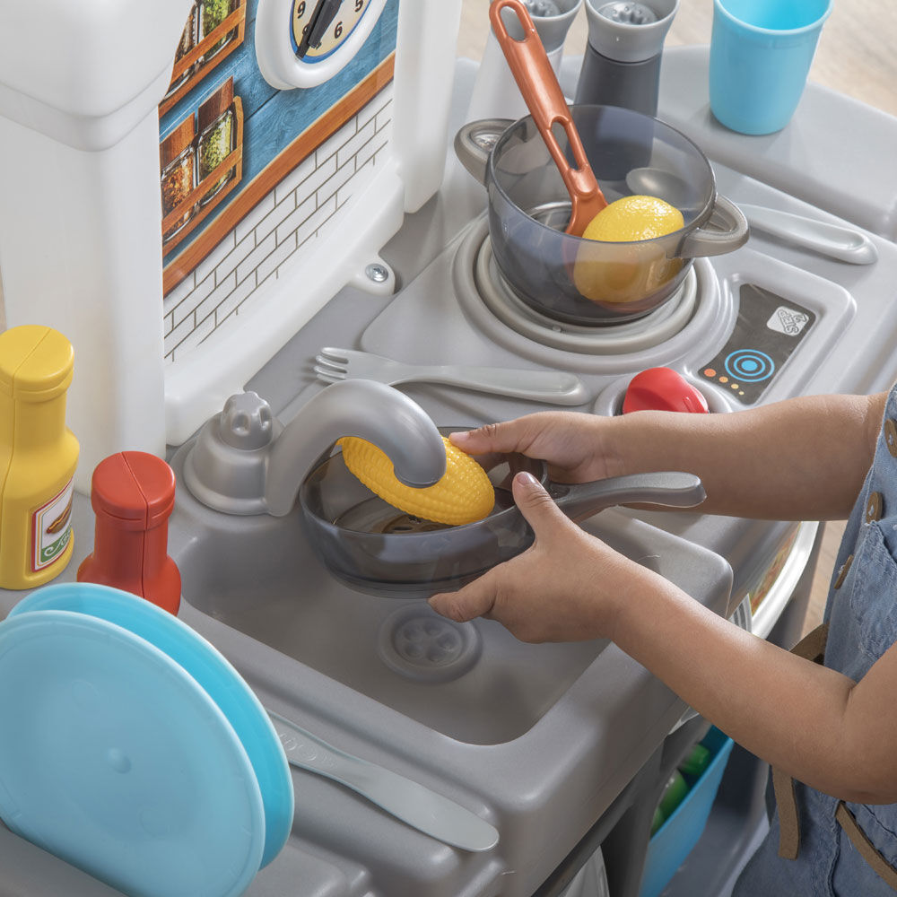 step 2 kiddos kitchenette