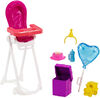 Poupées et coffret de jeu Skipper Babysitters Inc. Barbie avec poupée Skipper Gardienne d'enfants, poupée bébé à changement de couleur, chaise haute et accessoire à thème de fête