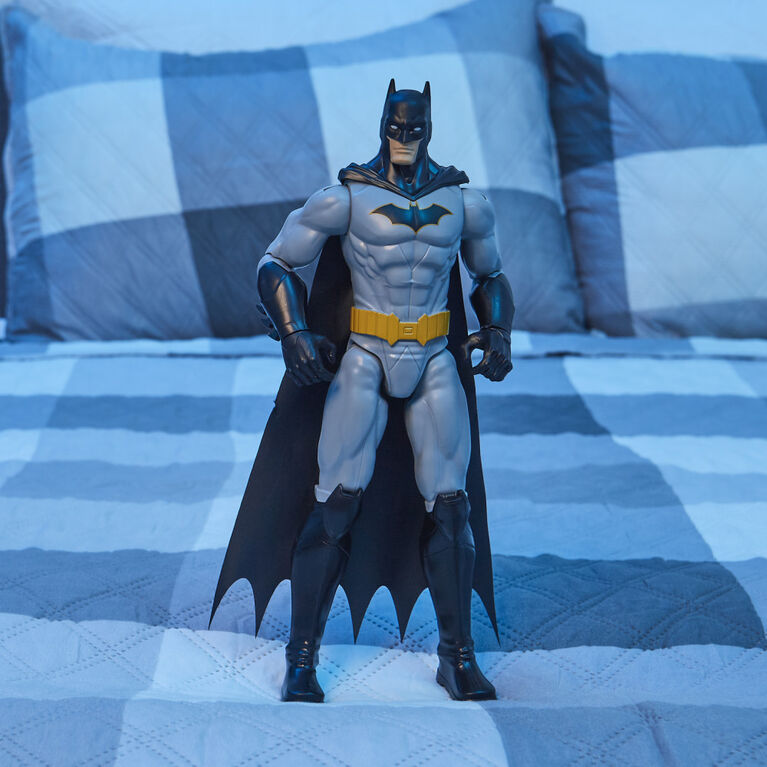 Batman, Figurine articulée 30 cm (costume noir)
