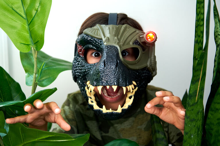 Jurassic World Indoraptor Dinosaur Mask with Tracking Light and Sound for Role Play