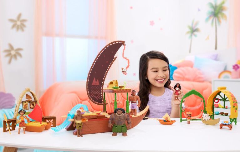 Disney Moana 2 Moana’s Canoe Crew Playset with 5 Small Dolls & 3 Accessories, Inspired by the Movie