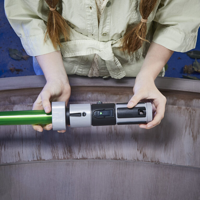 Star Wars Lightsaber Forge Yoda, Green Customizable Electronic Lightsaber, Star Wars Toys for Kids