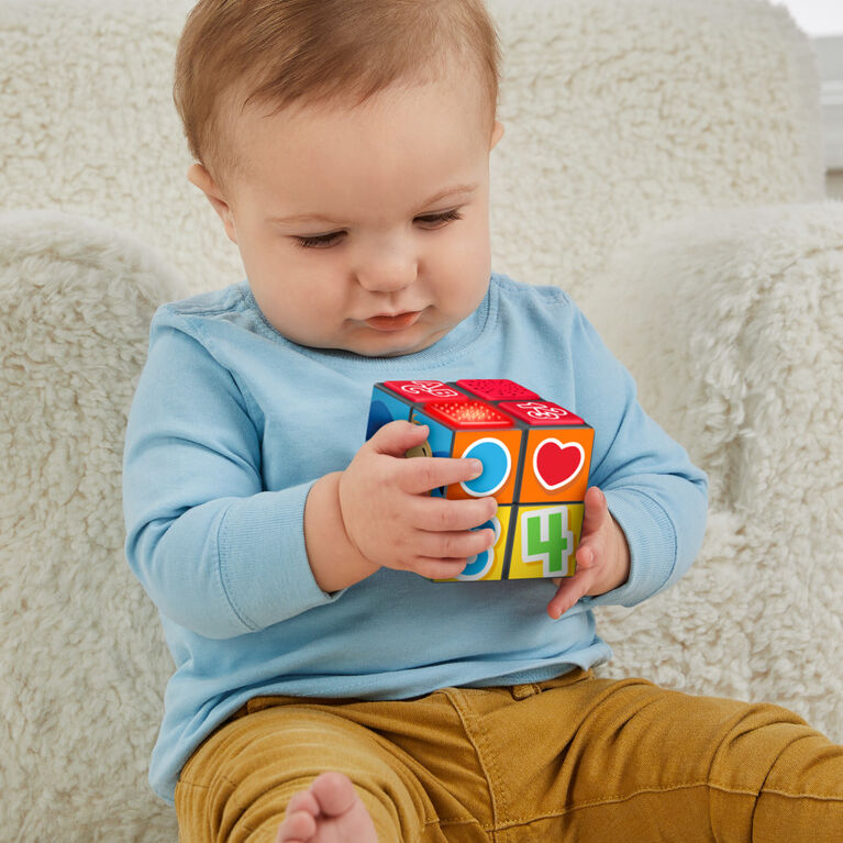 Rires et Éveil Cube d'activités de Puppy, jouet d'apprentissage - Édition anglaise
