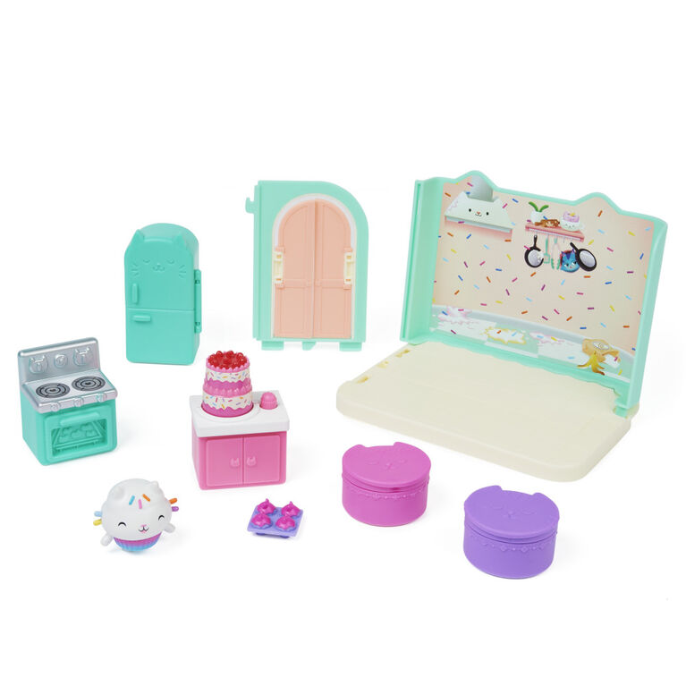 DreamWorks Gabby's Dollhouse, Bakey with Cakey Kitchen with Figure and 3 Accessories, 3 Furniture and 2 Deliveriesp