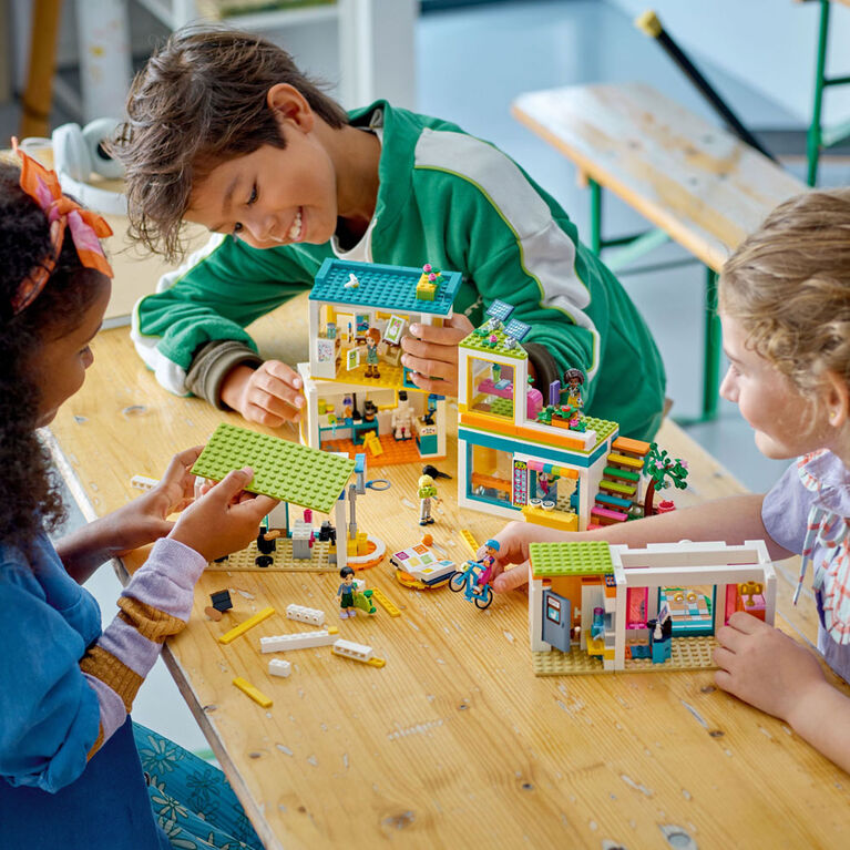 LEGO Friends Heartlake International School 41731 Building Toy Set (985 Pieces)