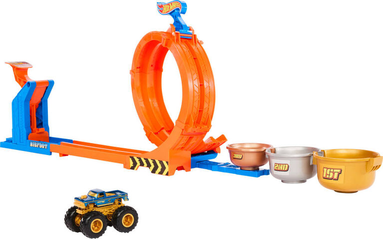 Hot Wheels Monster Trucks Loop and Flip Trophy Challenge Playset