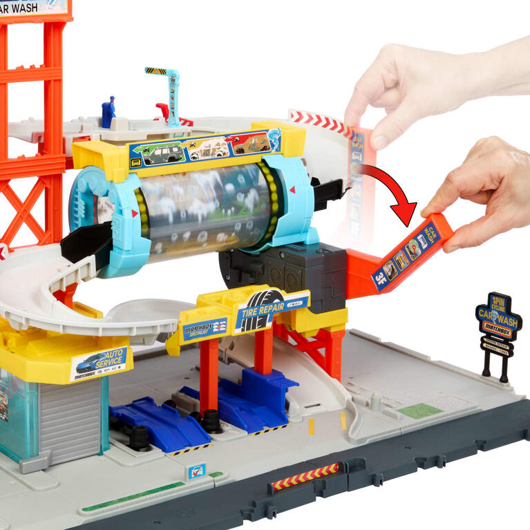 Matchbox Spin Cyclone Car Wash Playset with 1:64 Scale Die-Cast Toy Corvette & Tow Truck