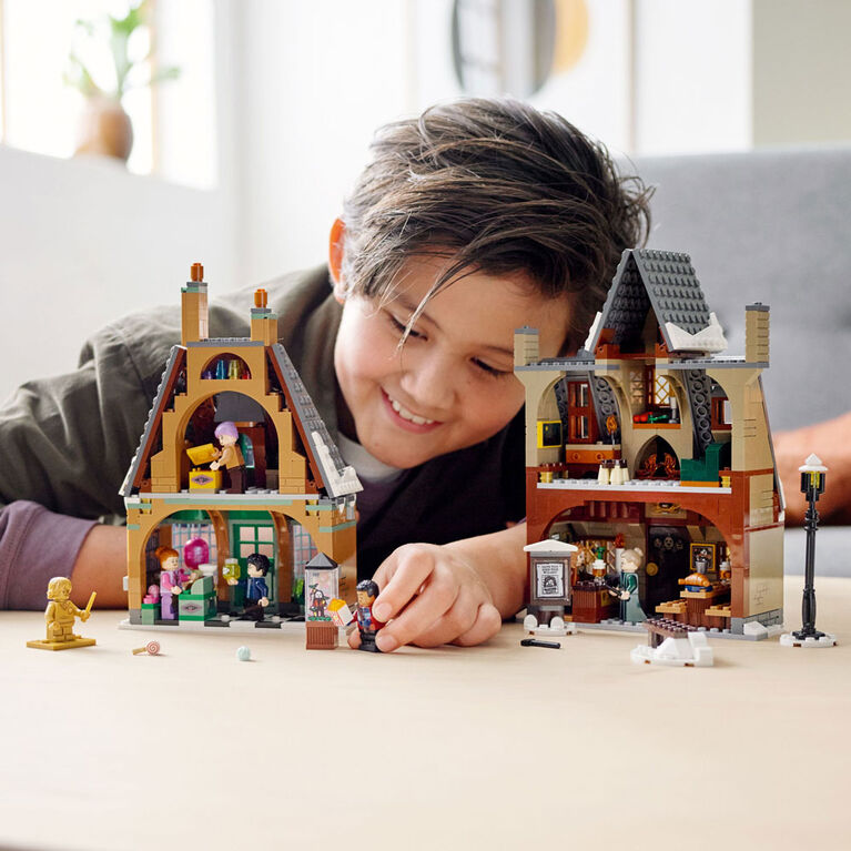 LEGO Harry Potter Hogsmeade Village Visit 76388 (851 pieces)