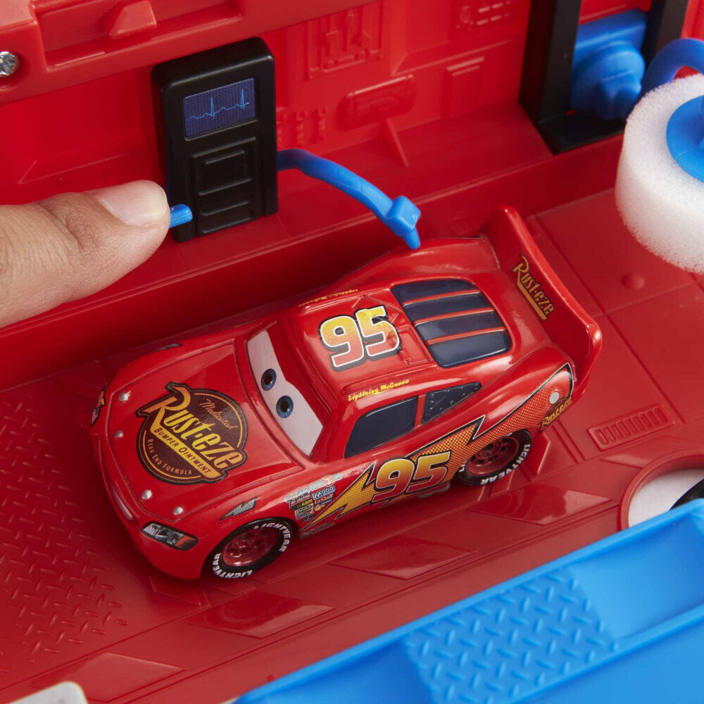 Disney pixar cars online transforming mack playset