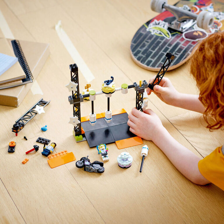 LEGO City Le défi de cascades frappeur 60341 Ensemble de construction (117 pièces)