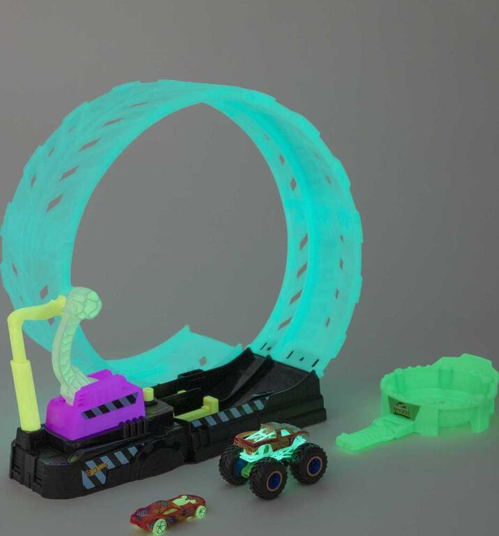 HotWheels - Monster Trucks - Coffret Phosphorescent Défi Looping - Notre exclusivité