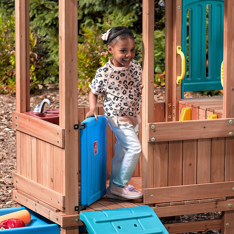 Step2 Woodland Adventure Playhouse and Slide - Marron