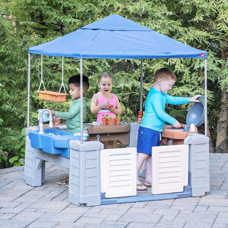Step2 Grill & Splash Play Center With Canopy