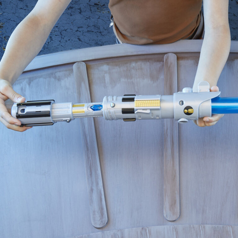 Star Wars Lightsaber Forge Luke Skywalker Electronic Extendable Blue Lightsaber Toy